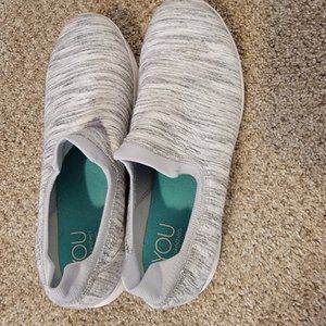 Sketchers slip on size 10